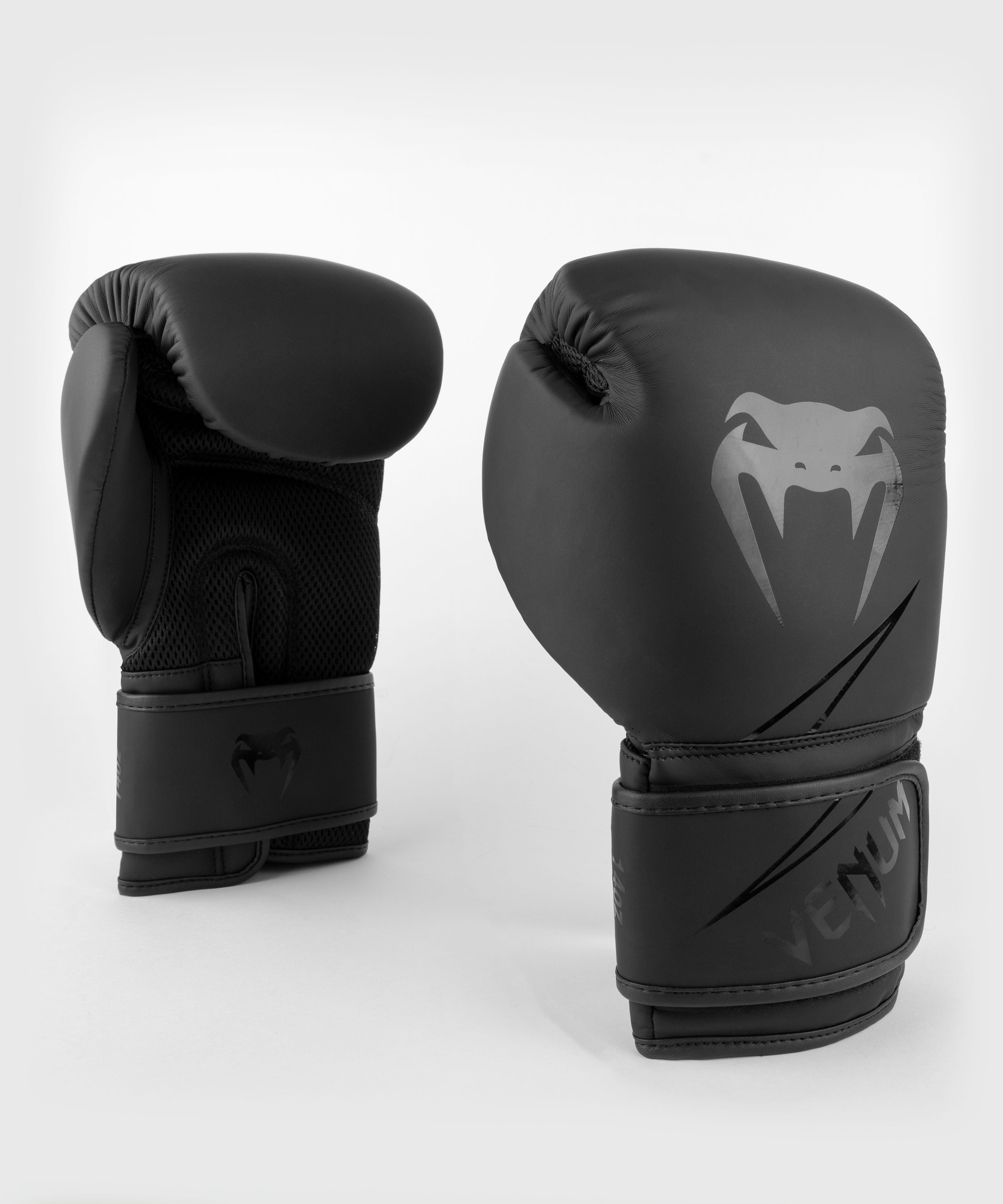 Venum Classic Boxing Gloves - 16oz, Unisex, Synthetic Leather Training Gloves for Boxing, Muay Thai, & Bag Work - Black